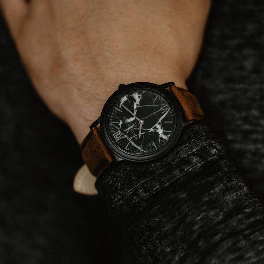 WoodWatch Classic Black Marble Pecan orologio legno marmo