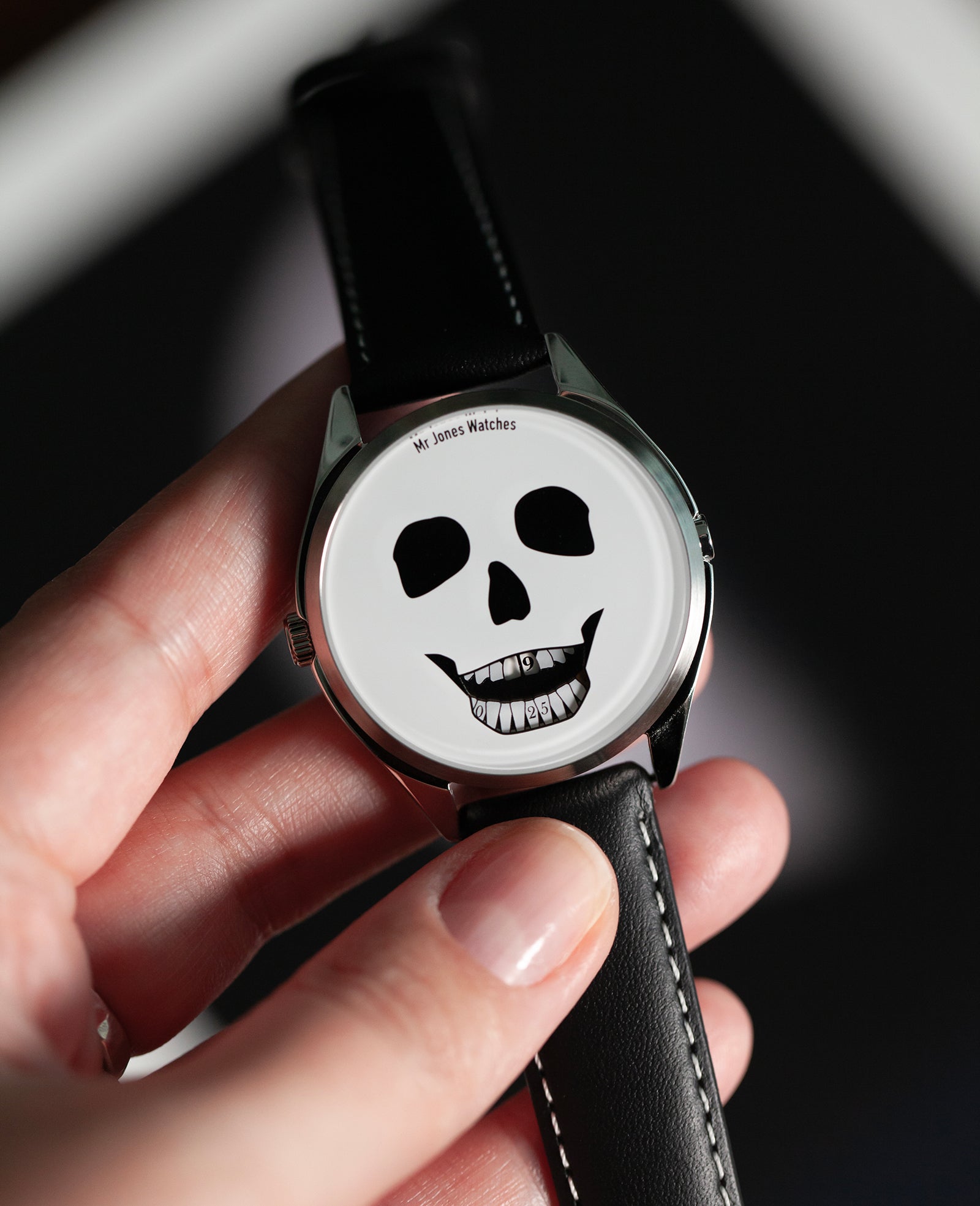 Mr Jones The Last Laugh orologio jump hour 37mm teschio