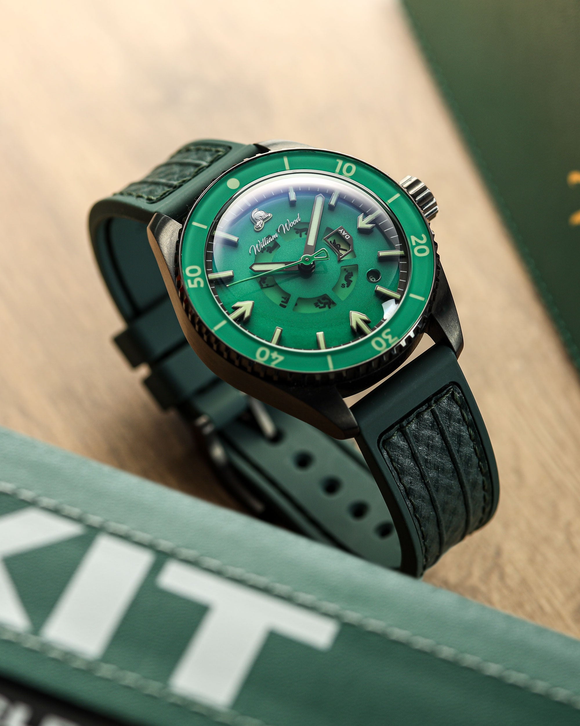 William Wood Fire Exit orologio automatico verde day date