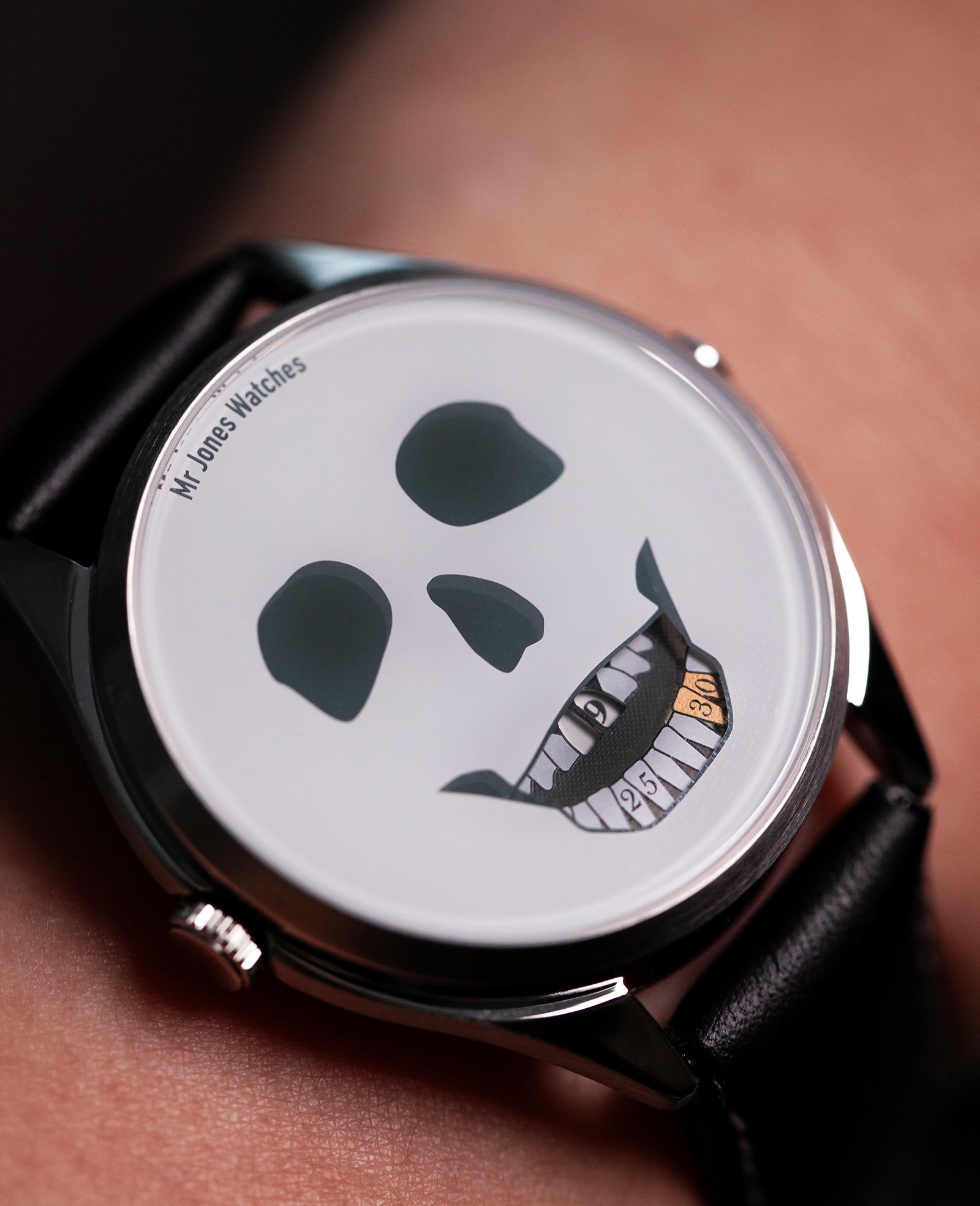 Mr Jones The Last Laugh orologio jump hour 37mm teschio