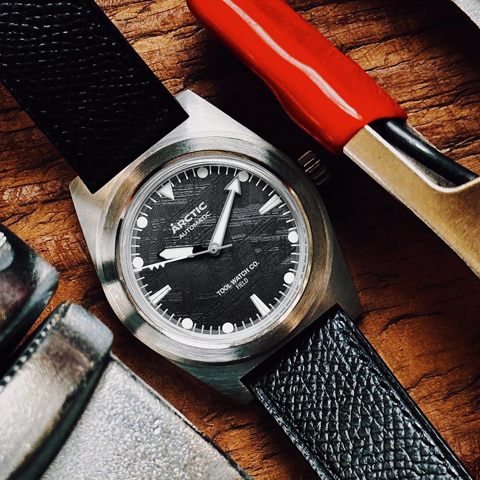 Tool Watch Co. TWCO. Arctic Field orologio meteorite nero